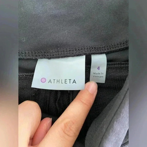 Athleta Highline Hybrid Summiter Tight Pants size 4 Black Pants - Picture 4 of 4